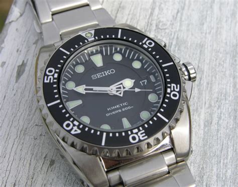 Seiko SKA371 Stainless Steel Kinetic Dive Watch Review.